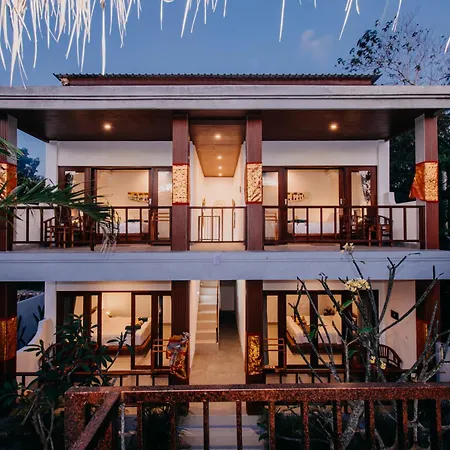 28 Degrees Lembongan